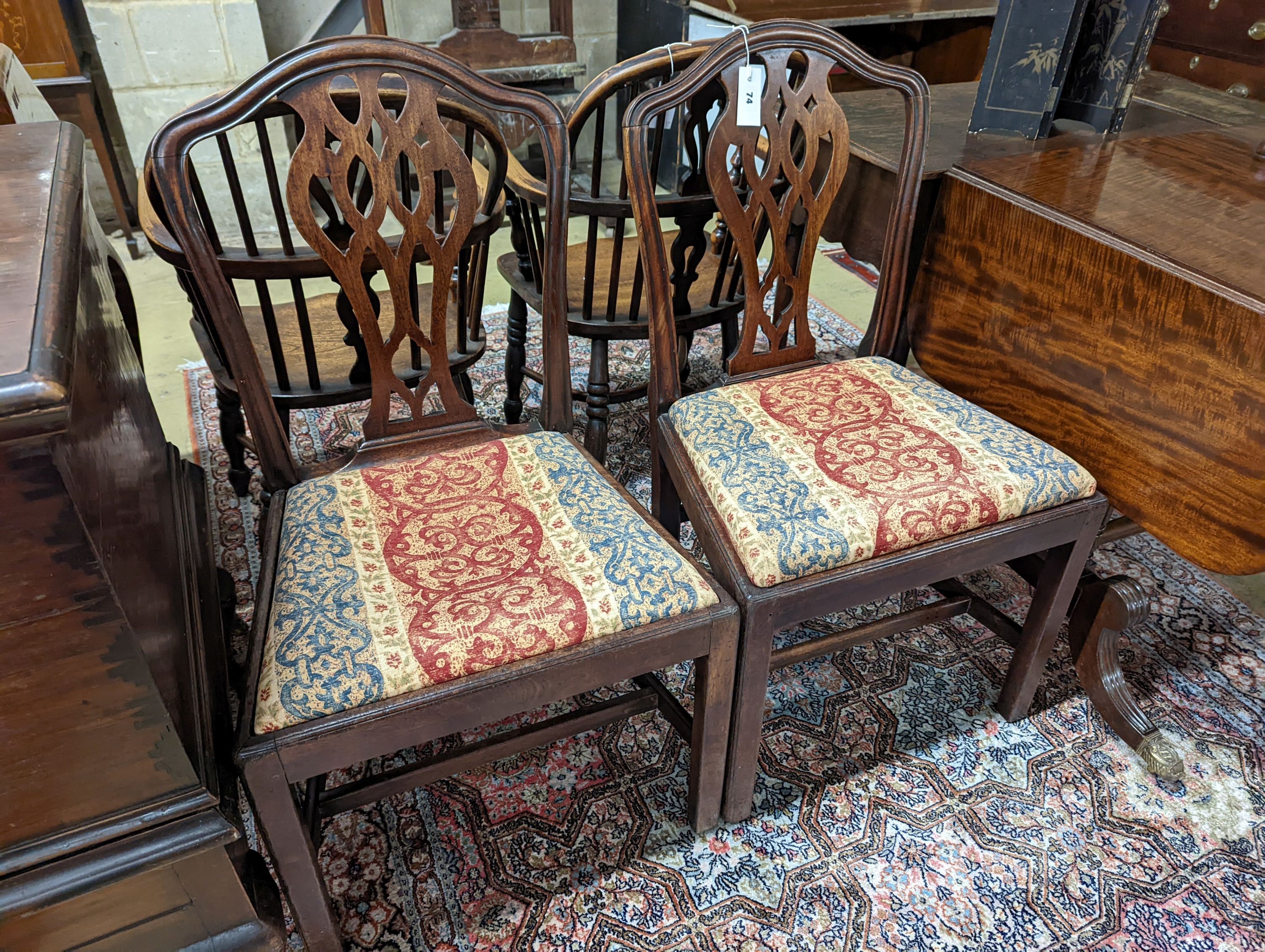 A pair of George III Hepplewhite period mahogany chairs. H-93cm.